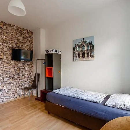 Apartamento Dkn - Ihr Zuhause Auf Zeit In - Vollmoebliert - Waschmaschine - Wlan - Naehe Leipziger Zoo *