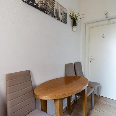 Gemuetliche Monteurwohnung In Gohlis-sued Leipzig