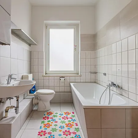 Apartment Gemuetliche Monteurwohnung In Gohlis-sued *